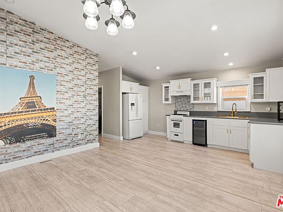 5th image of 8250 Lankershim Blvd #112