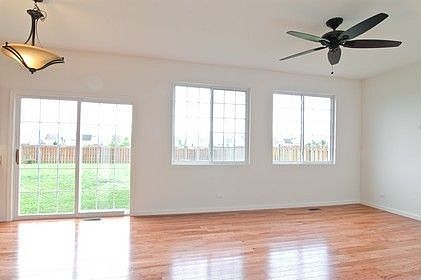 5th image of 318 W Asbury Dr