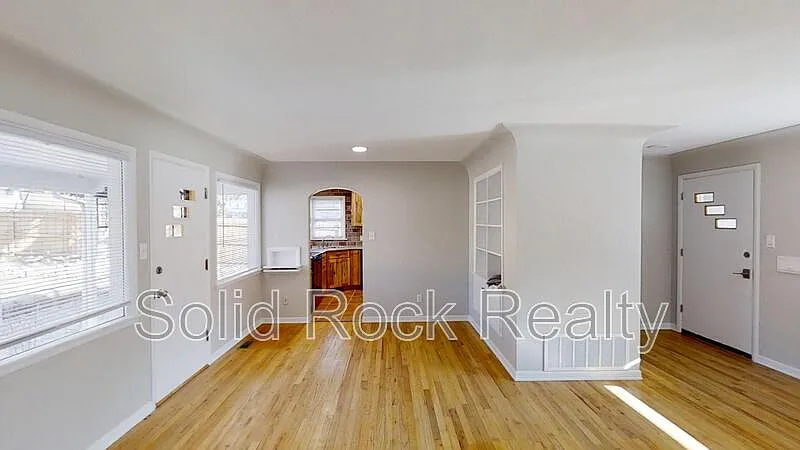 4 bed, 2.0 bath, 1809 sqft, $2,550 — Photo 3