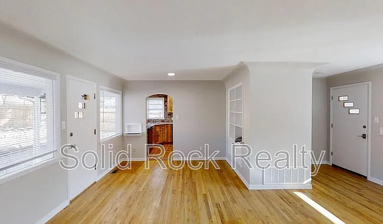 3012 W Saint Vrain St — Photo 3