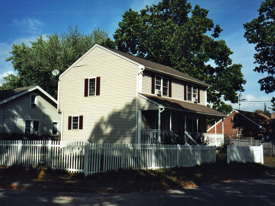 Newer construction 3 bedroom Colonial