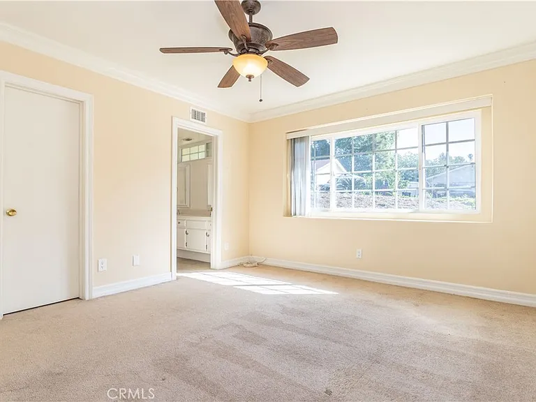 11761 Encino Ave — Photo 20