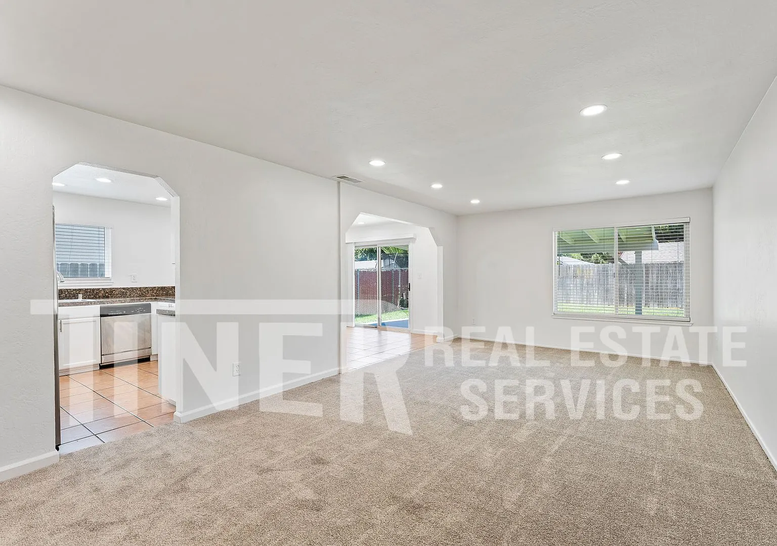 2815 Erin Dr - TIER 2 — Photo 2