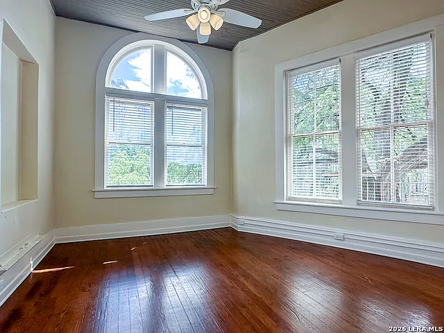 245 Losoya St — Photo 14
