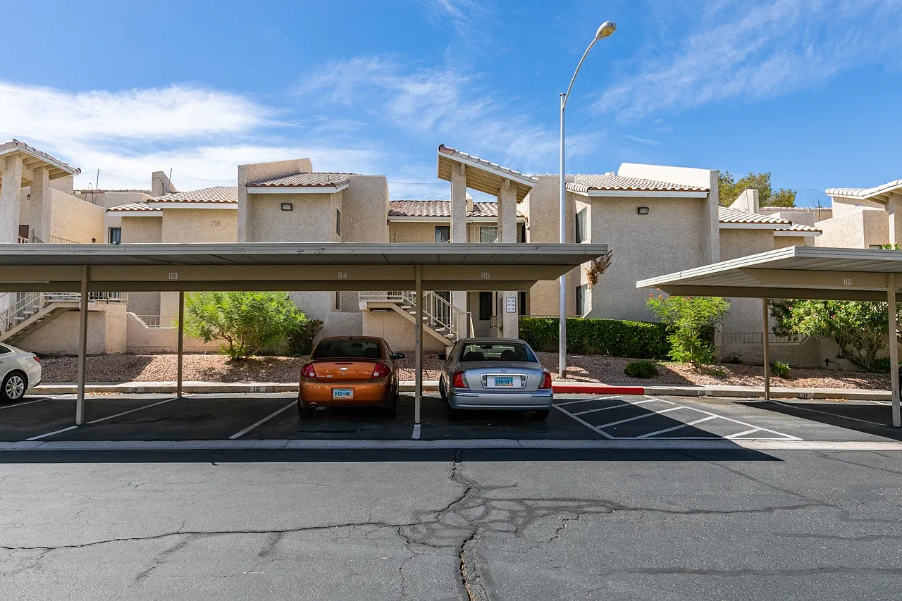 2 bed, 1001 sqft, $1,175 — Photo 2