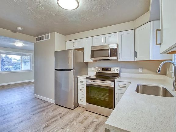 3rd image of 272 N Center St