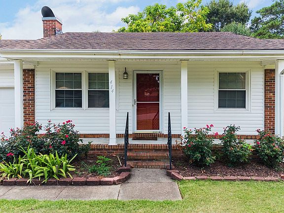 2nd image of 414 Thomas Drive