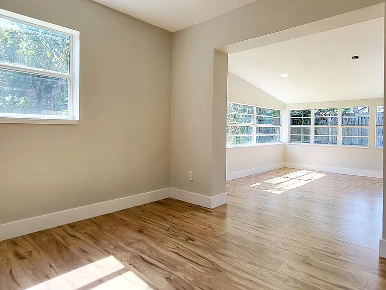 1660 Vernon Dicks Dr — Photo 13