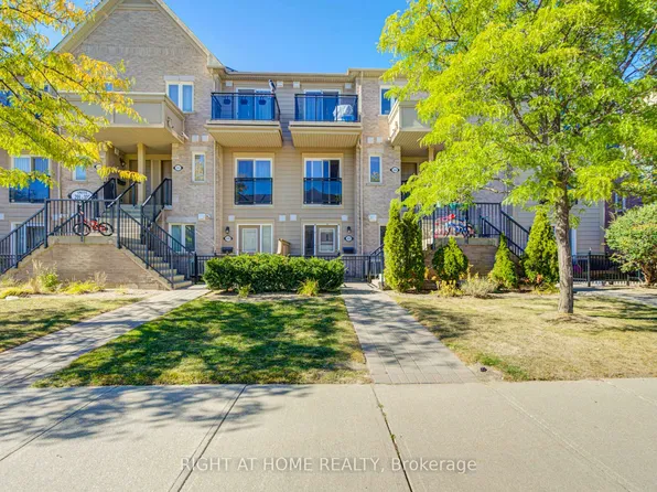 4975 Southampton Dr Unit 323, Mississauga, ON L5M 8E5