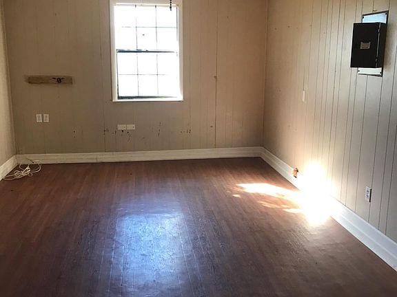 2nd image of 4946 Redwood Dr