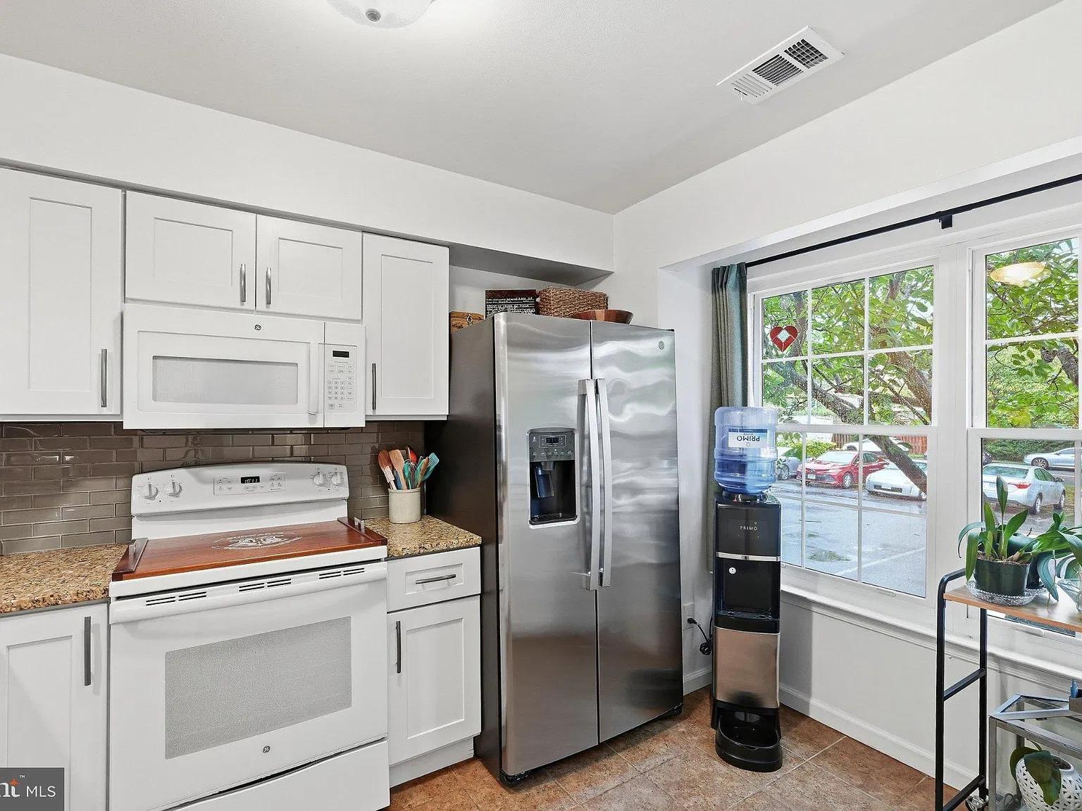 2 bed, 1.5 bath, 1068 sqft, $3,000 — Photo 4