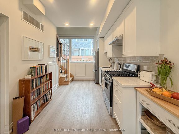 4th image of 598 Crawford St