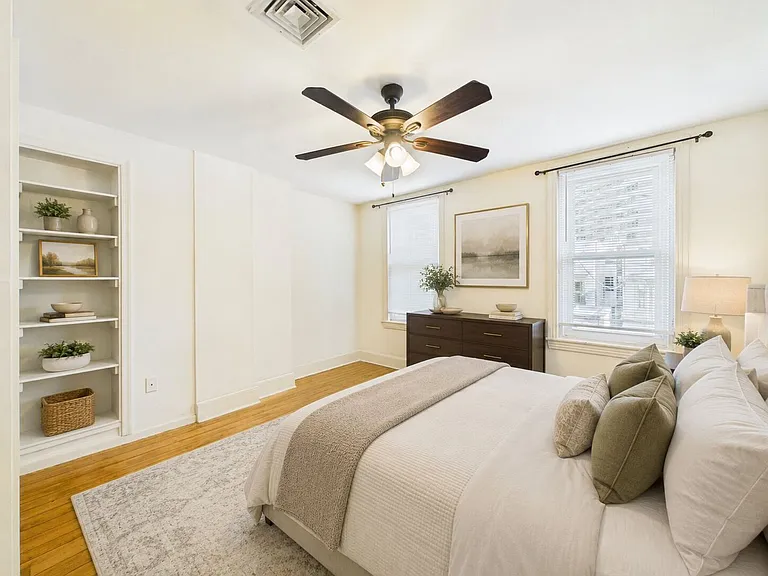2429 Olive St — Photo 10