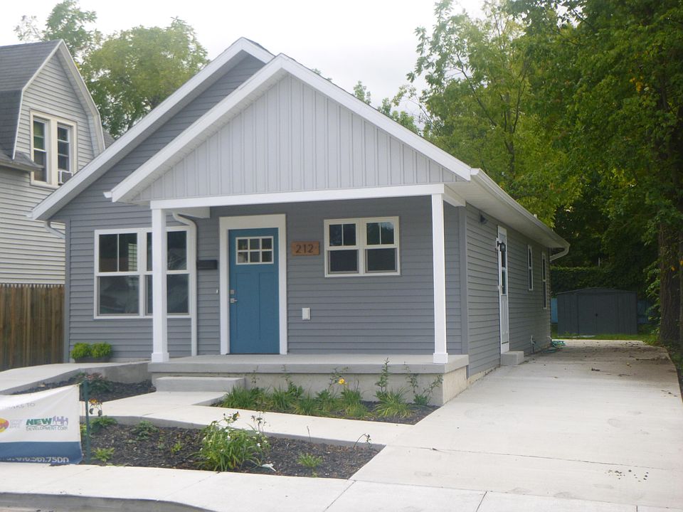 1st image of 212 Saunders Ct NE