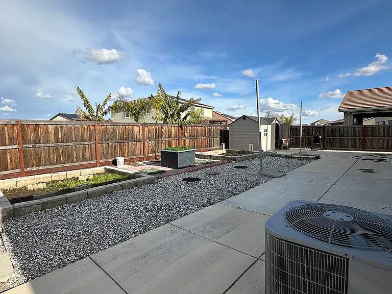 517 Central Pacific St — Photo 13