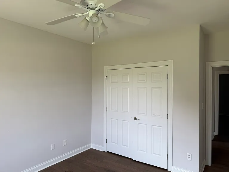 447 Monarchos Ln — Photo 16