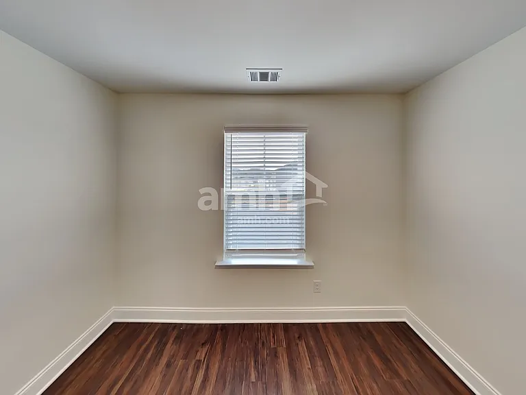 2128 Williamshire Ln — Photo 25