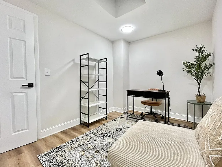2725 Huntingdon Ave — Photo 18