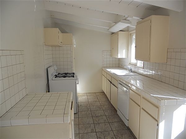 Francis Place-Kitchen