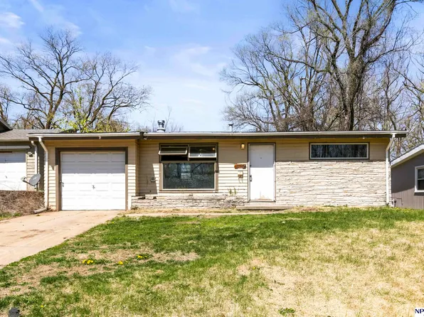 4422 Vernon Ave, Omaha, NE 68111