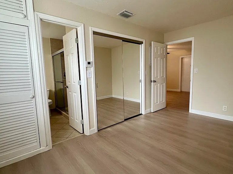 815 Middle River Dr #110 — Photo 9