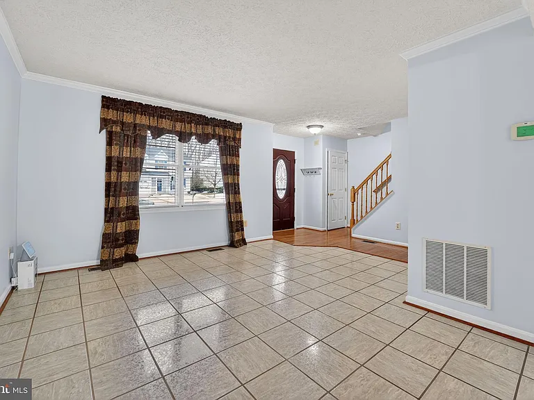 7916 Evesboro Dr — Photo 3