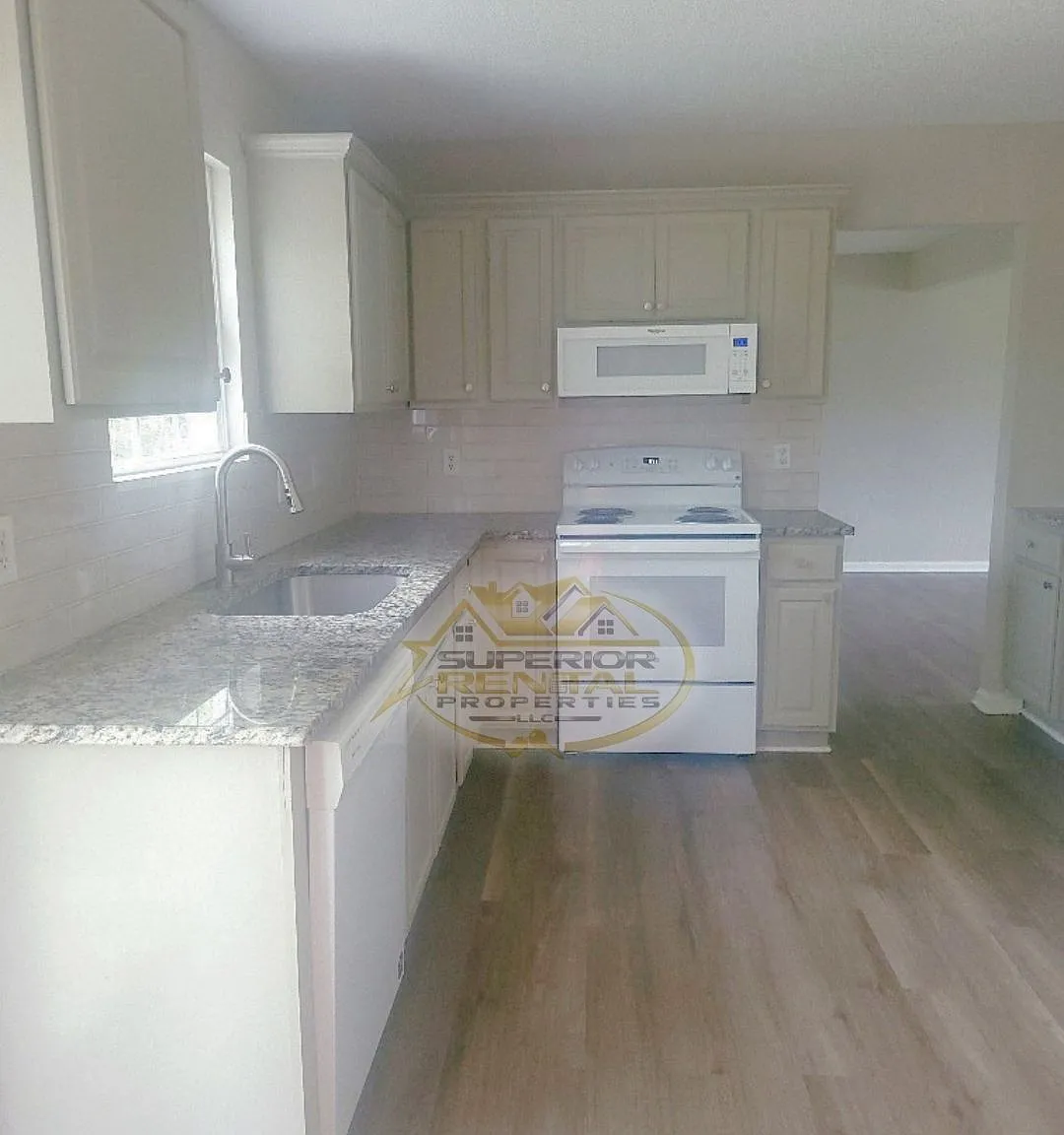 301 Sagamare Road - 1 — Photo 3
