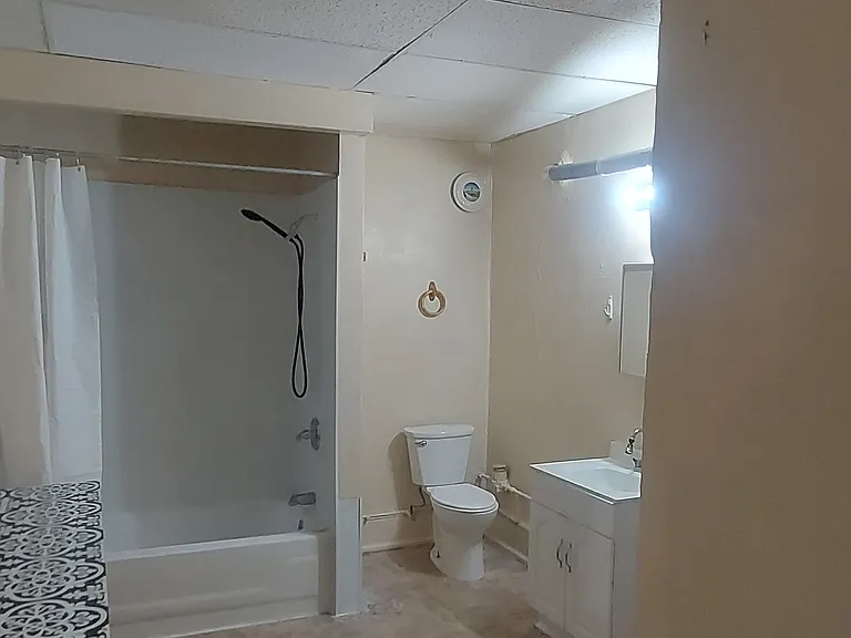 215 N Franklin St #2 — Photo 16