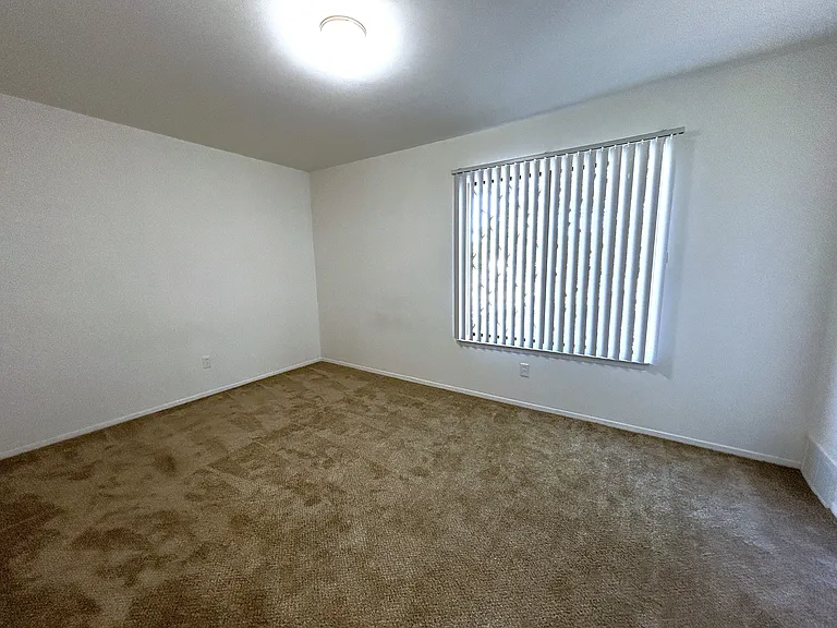 Charter Oaks Apartments — Photo 258