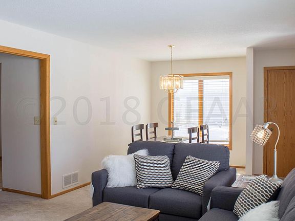 3rd image of 613 Plain Hills Dr