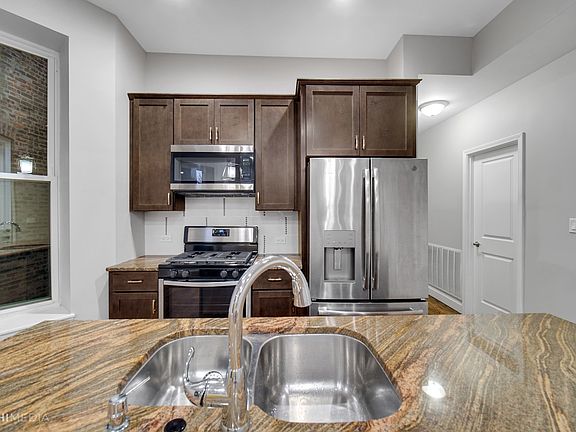 UNIT 1 Kitchen