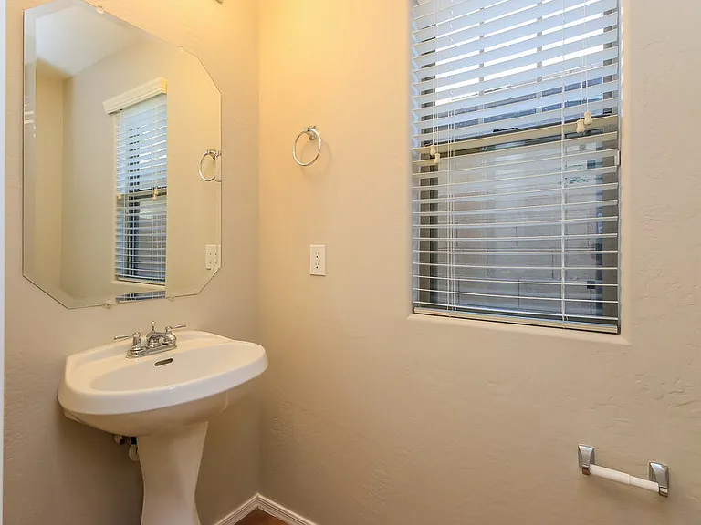 2456 E Vermont Dr — Photo 15