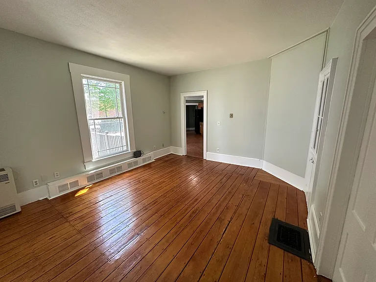 28 King St #1 — Photo 13