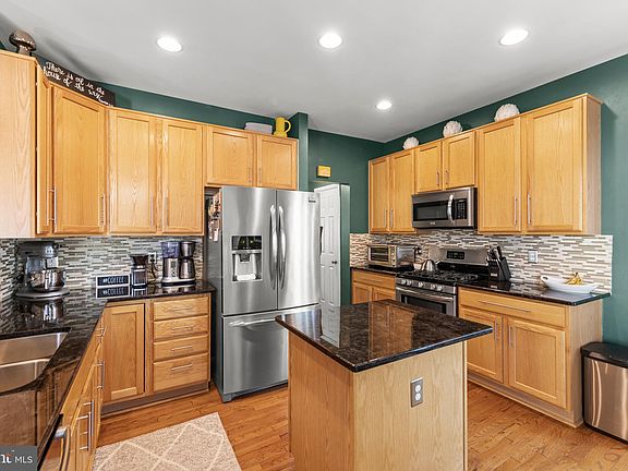 3rd image of 1111 Fairfax St