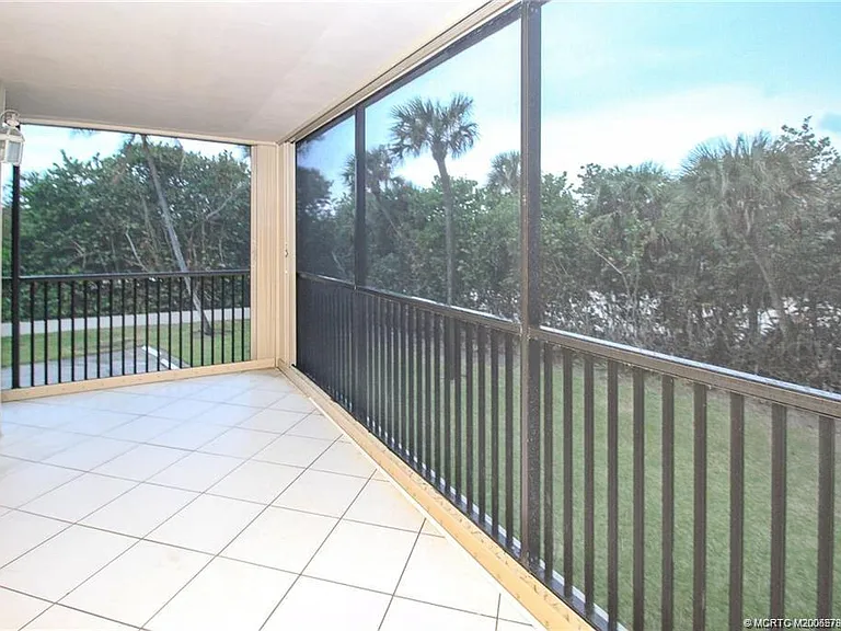 2641 NE Ocean Blvd #101 — Photo 8