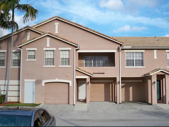 2nd image of 502 Belmont Pl #502