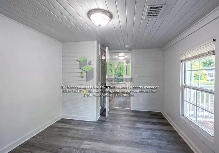 217 Banks St — Photo 10