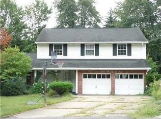 105 Oxbridge Dr, Coraopolis, PA 15108