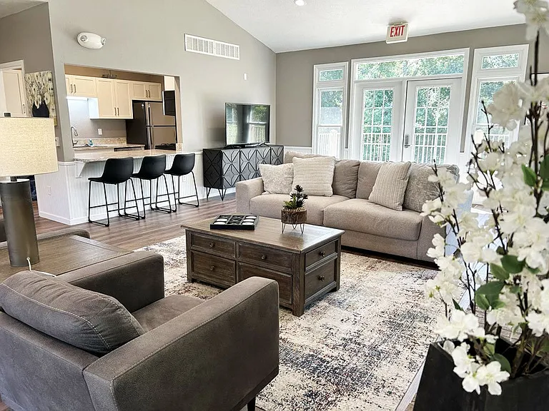 Tall Oaks Apartment Homes — Photo 38