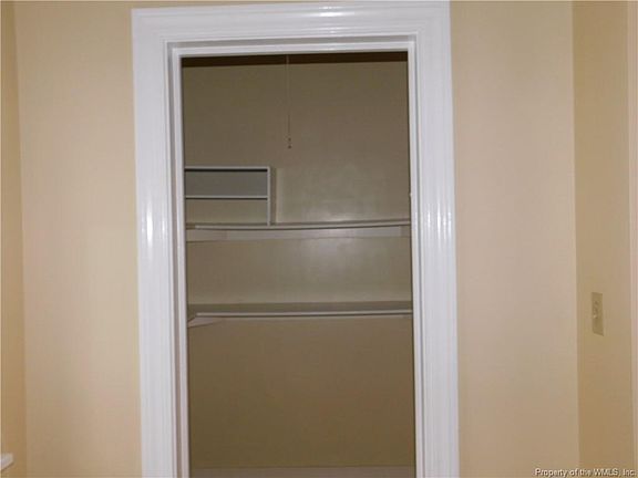 4th image of 505 Tyler St APT B