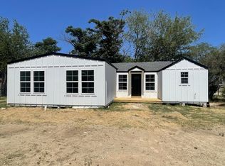 362 Avenue J, Poteet, TX 78065