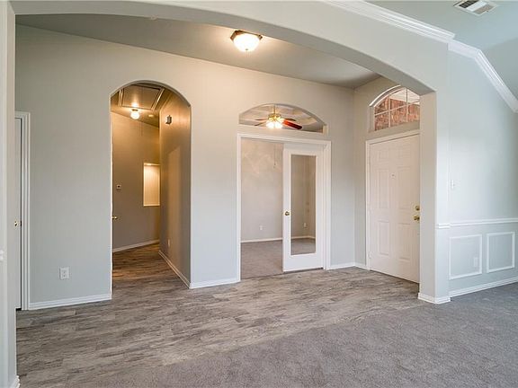 3rd image of 2826 Rosewood Blvd