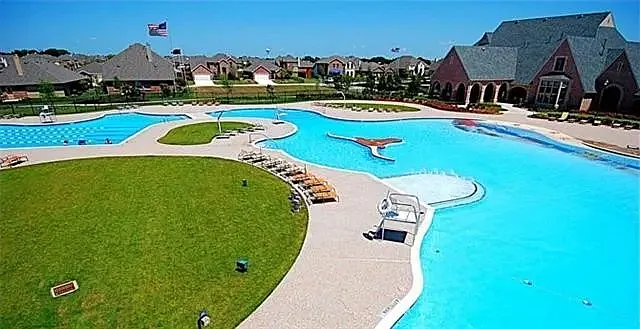 4 bed, 2916 sqft, $2,950 — Photo 3