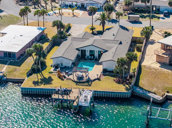 423 Caviar Dr, Fort Walton Beach, FL 32548