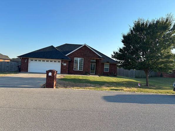 1206 Hershel Dr