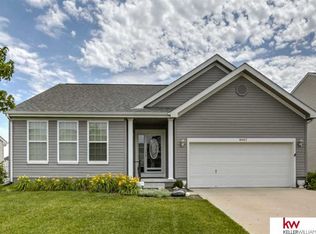 8907 S 166th St, Omaha, NE 68136