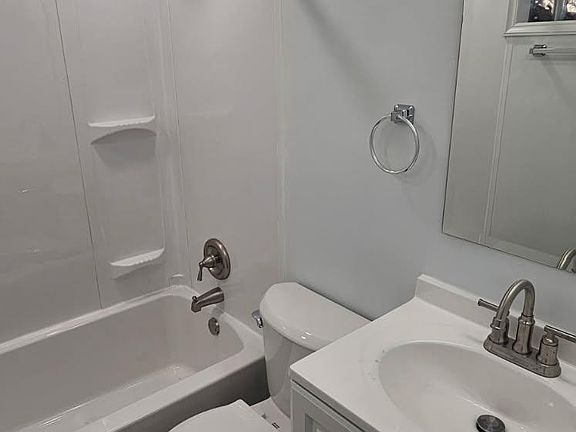 5th image of 231 W McPherson St #B