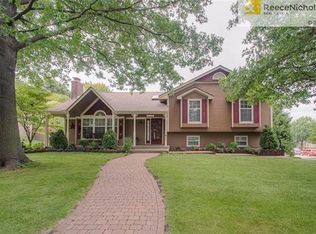 1611 SE 7th Ter, Lees Summit, MO 64063