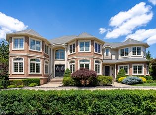 10 Michelle Ln, Livingston, NJ 07039