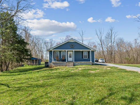 386 Douglas Ln, Lafayette, TN 37083